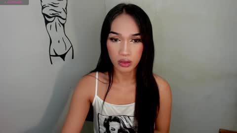 Snapshot of 2damnh0t_slut chatting on March 9, 9:13 am haduki online show from March 9, 9:13 am