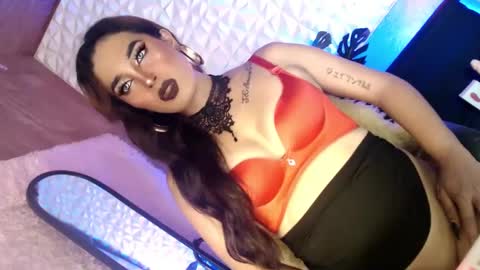 Caroline online show from February 10, 1:33 pm