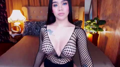 _empressvalerie_ online show from January 13, 2:19 am