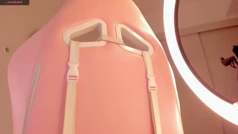 Eva online show from November 4, 8:30 pm