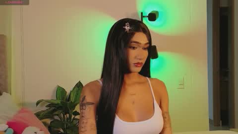 Isabellafirst online show from October 24, 12:59 am