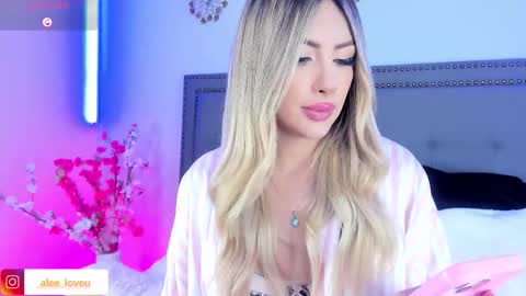 Snapshot of ale_love_ chatting on October 17, 1:20 am ALE LOVE online show from October 17, 1:20 am