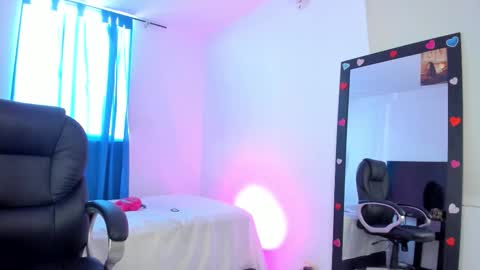 Alejandra Arango online show from March 26, 7:50 pm