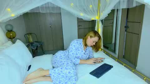 ALEJADOLLTS online show from November 2, 3:26 am