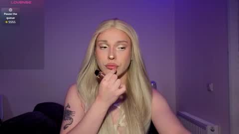 ALENA  INDEPENDENT MODEL online show from April 4, 2:26 pm