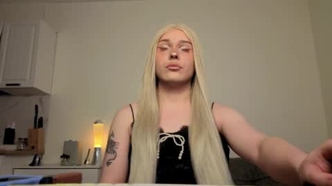 ALENA  INDEPENDENT MODEL online show from April 20, 3:24 pm