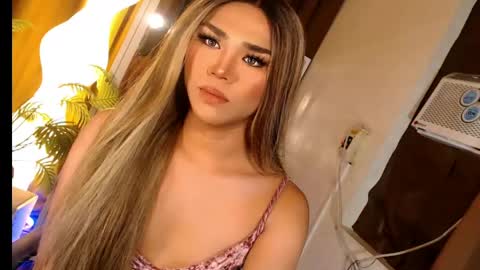 alenajones online show from March 23, 10:31 am