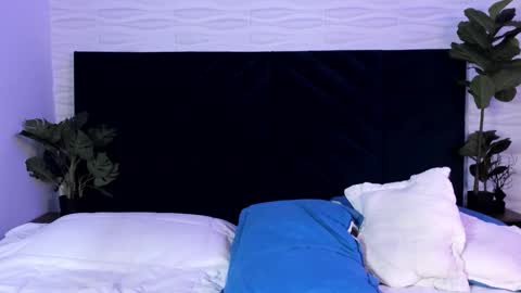 Snapshot of alexa_vandercloude chatting on October 19, 9:51 pm alexa_vandercloude online show from October 19, 9:51 pm