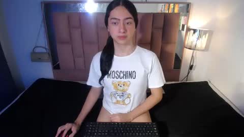 Snapshot of alexis_brown11 chatting on October 14, 1:06 am -- ALEXIS -- online show from October 14, 1:06 am