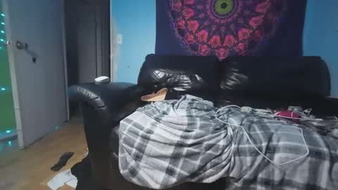 alexxxis2011x3 online show from December 15, 5:47 am