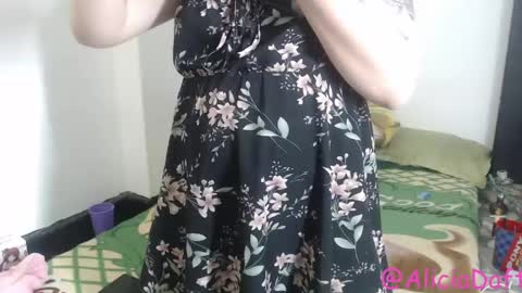 Alicia Aldara online show from June 3, 2:33 pm