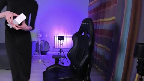 Alison online show from March 11, 10:03 pm