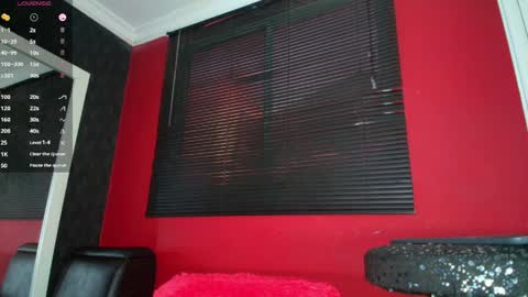 Alison Steeler online show from March 15, 10:35 pm