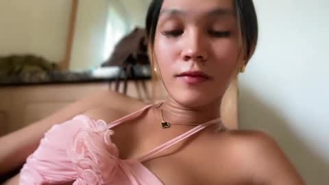 larah online show from April 19, 3:18 am