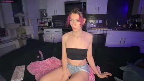 Alyssa online show from January 17, 8:44 am