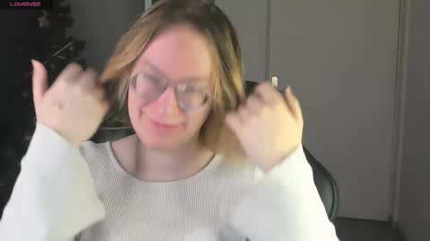 Hi im Amanda online show from December 18, 9:15 am