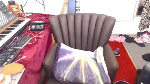 Trashely Gimpson online show from November 9, 11:11 am