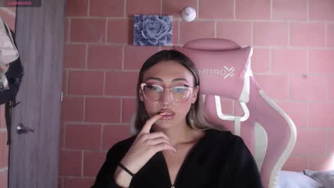 Andrea  online show from February 4, 4:11 pm