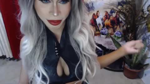 DIVINE ANGEL online show from February 14, 10:07 am