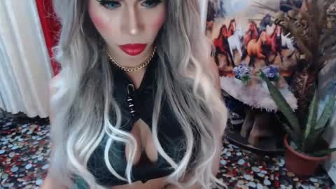 DIVINE ANGEL online show from February 22, 1:11 am