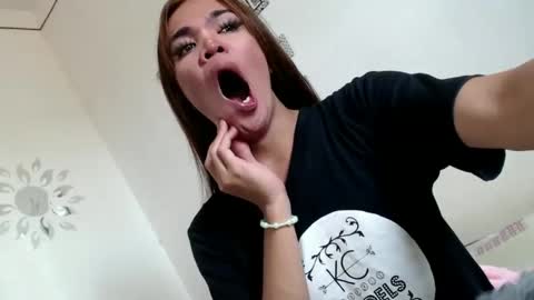 Snapshot of angelic_slutxx chatting on December 9, 2:56 am Yhanna online show from December 9, 2:56 am