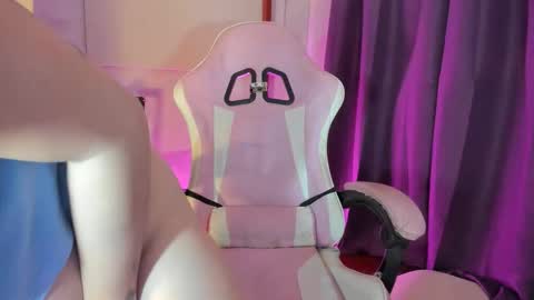 angel online show from April 6, 7:14 pm