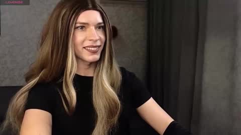 Anna online show from March 29, 5:02 pm