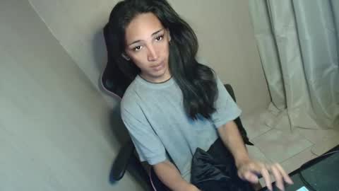 annebisyosa_angela online show from April 19, 5:36 pm