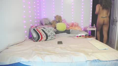  INDEPENDENT MODEL next srteam 240624 online show from January 10, 11:55 pm