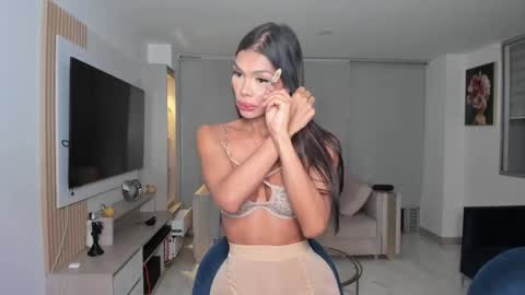 Maria Antonia online show from April 1, 3:41 am