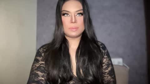 LOVELY online show from February 11, 12:05 pm