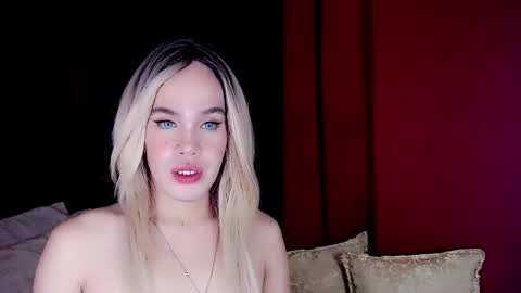 ARIANNE CUMS  online show from October 11, 12:02 am