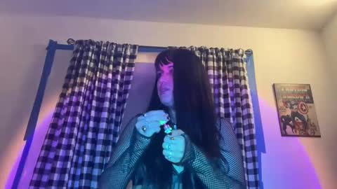 Snapshot of ariawestlove chatting on January 13, 5:23 am Aria online show from January 13, 5:23 am