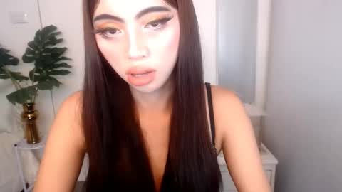 Ariella online show from March 18, 11:15 pm