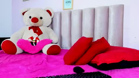 Ashley  online show from December 19, 9:53 pm