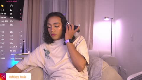 Ashley Fox online show from December 23, 1:40 am
