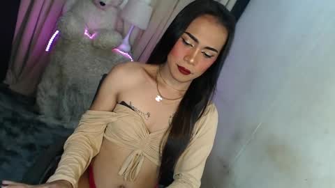 asian_ulysses online show from April 28, 12:21 pm