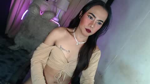 asian_ulysses online show from May 2, 12:21 pm