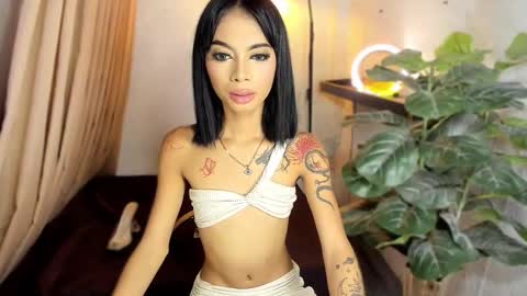 Snapshot of asianprettypetite chatting on October 9, 5:31 am CHESKA online show from October 9, 5:31 am