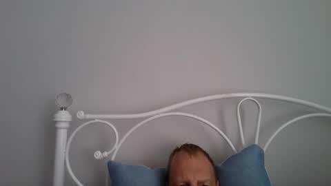 yoursissy online show from October 27, 2:25 pm