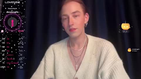avril_pearly_ online show from January 4, 7:13 pm