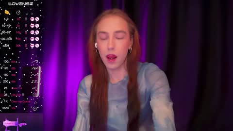 avril_pearly_ online show from January 6, 1:04 pm