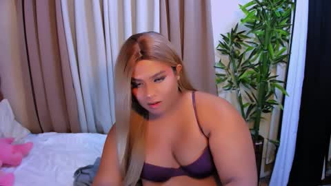 AYESHA online show from February 23, 7:17 pm