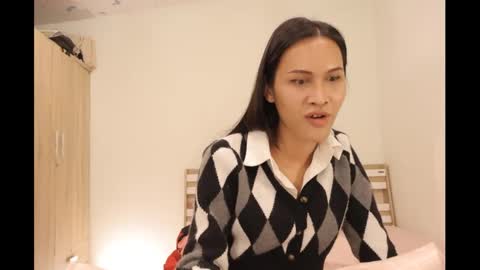 bee_thai online show from February 5, 6:15 pm