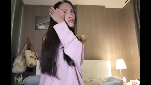 bee_thai online show from January 11, 6:58 pm