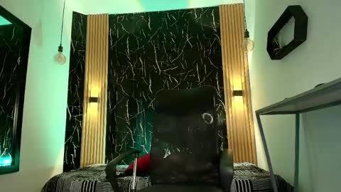     online show from April 17, 9:49 pm