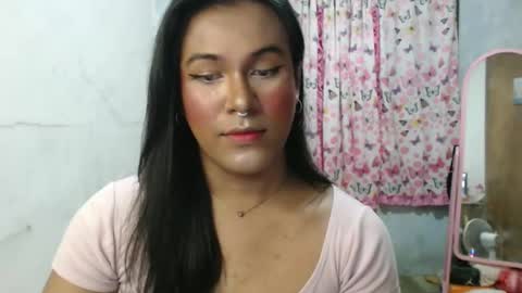 Ellez online show from April 2, 2:37 pm