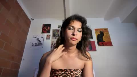 Bella Bloom ts online show from October 20, 7:11 am