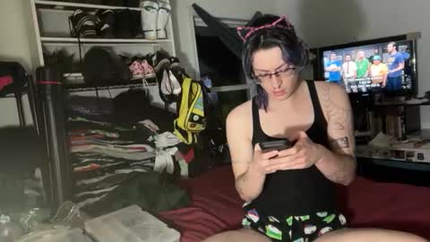 boywithbug online show from March 9, 2:26 am