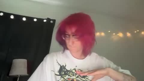 boywithbug online show from April 4, 7:23 pm